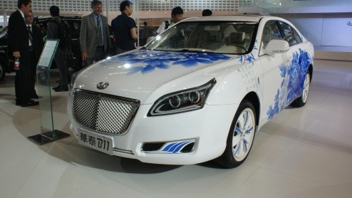 De Autoshow in Peking is natuurlijk niet alleen een autofeestje voor vele Europese merken, maar ook voor de Chinezen zelf. Tussen de vele primeurs van Duitse en Japanse merken zien we ook vele Chinese