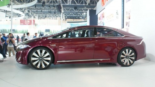 De Autoshow in Peking is natuurlijk niet alleen een autofeestje voor vele Europese merken, maar ook voor de Chinezen zelf. Tussen de vele primeurs van Duitse en Japanse merken zien we ook vele Chinese