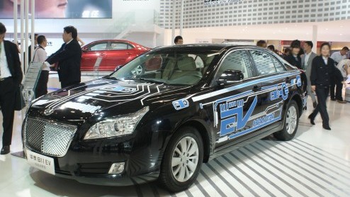 De Autoshow in Peking is natuurlijk niet alleen een autofeestje voor vele Europese merken, maar ook voor de Chinezen zelf. Tussen de vele primeurs van Duitse en Japanse merken zien we ook vele Chinese