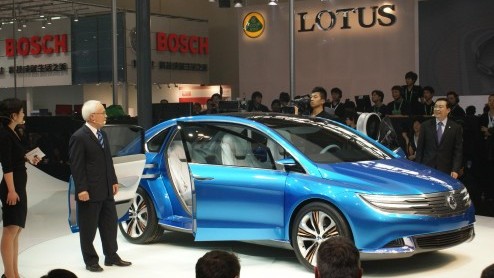 De Autoshow in Peking is natuurlijk niet alleen een autofeestje voor vele Europese merken, maar ook voor de Chinezen zelf. Tussen de vele primeurs van Duitse en Japanse merken zien we ook vele Chinese