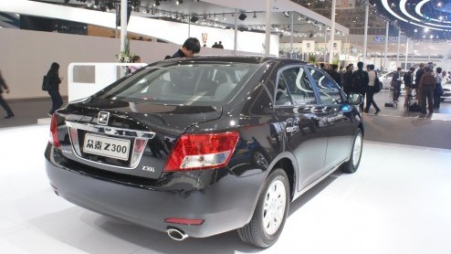 De Autoshow in Peking is natuurlijk niet alleen een autofeestje voor vele Europese merken, maar ook voor de Chinezen zelf. Tussen de vele primeurs van Duitse en Japanse merken zien we ook vele Chinese