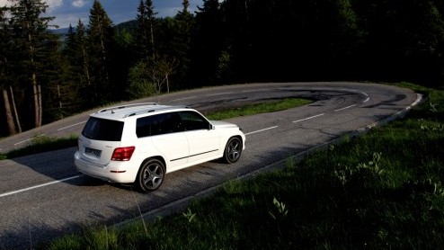 Wat is dat toch met de Mercedes-Benz GLK? Bouw je een stoere, compacte Gelnde in de geest van de legendarische G-Klasse, wil bijna niemand 'm (in Nederland) hebben! Onlangs is de compacte SUV verni