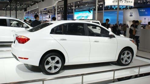 De Autoshow in Peking is natuurlijk niet alleen een autofeestje voor vele Europese merken, maar ook voor de Chinezen zelf. Tussen de vele primeurs van Duitse en Japanse merken zien we ook vele Chinese