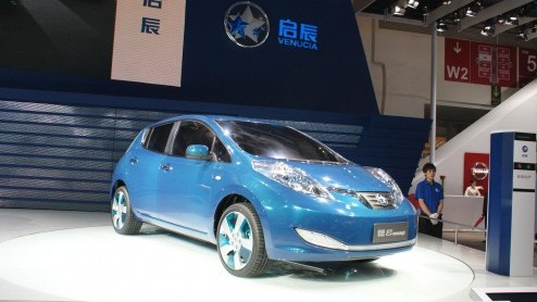 De Autoshow in Peking is natuurlijk niet alleen een autofeestje voor vele Europese merken, maar ook voor de Chinezen zelf. Tussen de vele primeurs van Duitse en Japanse merken zien we ook vele Chinese