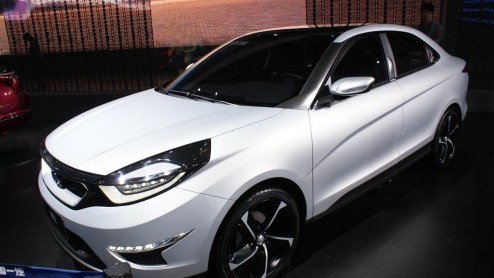 De Autoshow in Peking is natuurlijk niet alleen een autofeestje voor vele Europese merken, maar ook voor de Chinezen zelf. Tussen de vele primeurs van Duitse en Japanse merken zien we ook vele Chinese