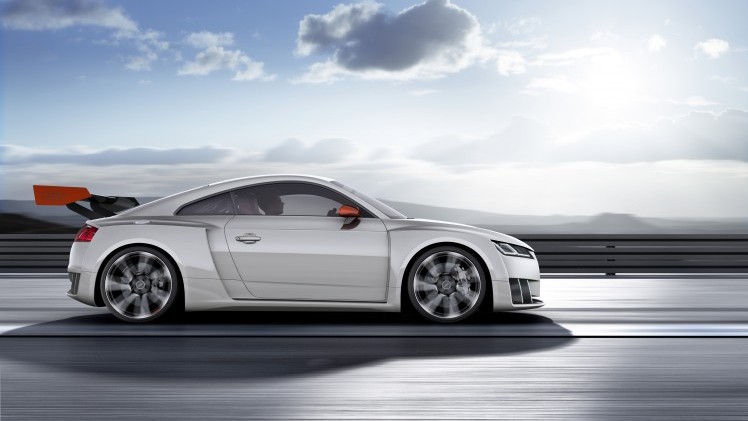 Elektrische turbo, 48V en koolstofvezel voor Audi TT clubsport turbo technology concept car met 2.5 TFSI 600 pk op Wrthersee feestje in Oostenrijk.