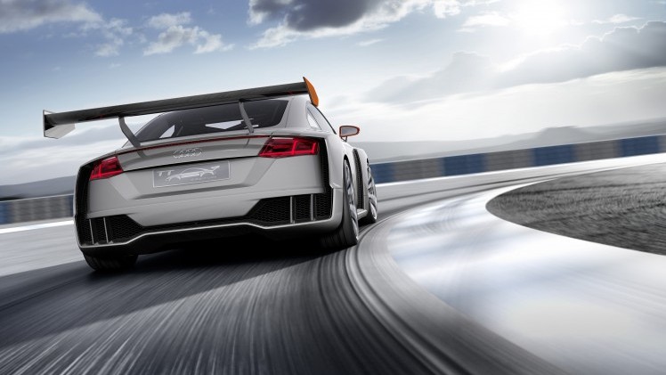 Elektrische turbo, 48V en koolstofvezel voor Audi TT clubsport turbo technology concept car met 2.5 TFSI 600 pk op Wrthersee feestje in Oostenrijk.