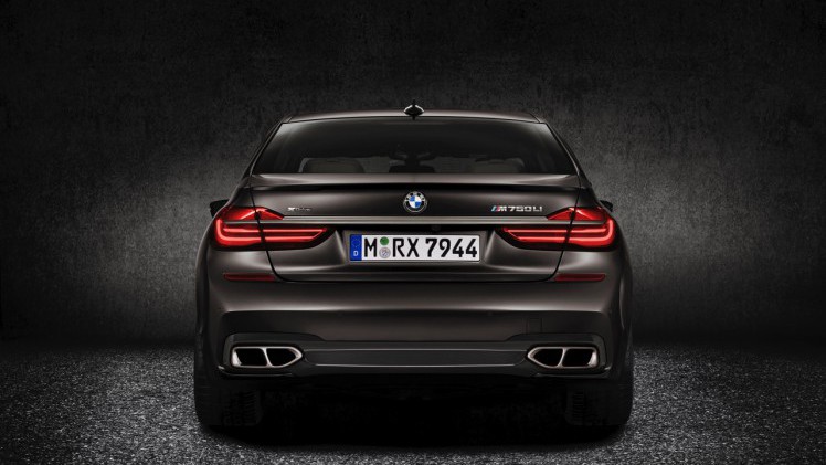 BMW lanceert M760Li xDrive met M-pakket of als V12 Excellence op chique.