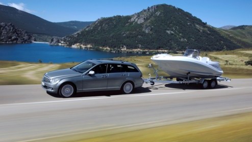Technische vooruitgang, daar houdt iedereen van. Wist BMW vriend en vijand al te verassen met beresterke dieselmotoren, Mercedes-Benz komt nu met een nieuwe 204 pk sterke zelfontbrander aan zet. Tegel