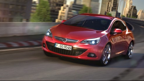 Dat we al spy shots en een fabrieksfoto van de nieuwe Opel Astra GTC hebben kunnen laten zien, bevestigt de komst van een driedeurs Astra. De GTC is productieklaar en Opel kondigt aan op 7 juni het do