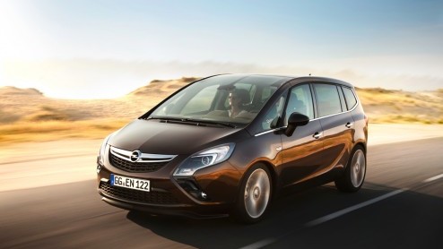 Kijk, now we are talking! Opel introduceert een nieuwe 1.6 CDTI dieselmotor met 135 pk. De Zafira Tourer is als eerste aan de beurt om er mee de weg op te gaan. Met een verbruik van 4.1 l/100km en sle