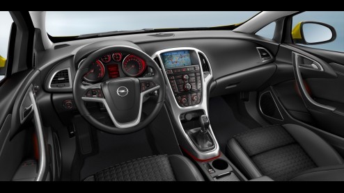 In april presenteerde Opel de Astra GTC in een virtuele wereld en deed de belofte op 7 juni alle ins-and-outs uit de doeken te doen. Vandaag is de driedeurs Astra dus een feit! Hij ziet er niet alleen