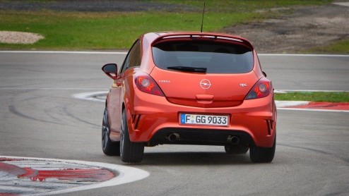 Opel heeft de Corsa OPC Nrburgring Edition geprijsd. Deze extra gepeperde versie kost 29.995 euro en is daarmee 2000 euro duurder dan de gewone, evenmin brave OPC-variant.