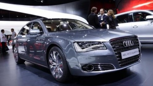 Audi presenteert ultieme luxe in de vorm van de A8 L W12 exclusive concept. De Duitsers bouwen 50 exemplaren van deze luxelimo, n staat nu op de IAA Frankfurt.