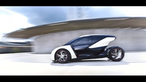 De compacte lichtgewicht elektrische auto van Opel die tijdens de IAA zal worden onthuld krijgen we nu beter op ons netvlies; het merk heeft alvast enkele beelden van de �One Euro Car� vrijgegeven.