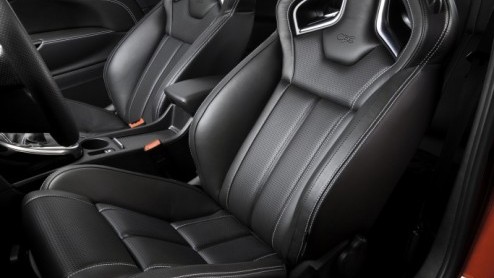 Hij zat overduidelijk al in de pijplijn maar is nu officieel; de Opel Astra OPC. Het sportieve topmodel krijgt een 2.0 liter turbomotor met 280 pk en haalt met gemak 250 km/u. Daarmee is de Astra GTC 