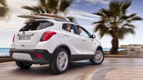 Opel heeft volgende maand op de Autosalon van Genve twee primeurs klaarstaan; de nieuwe Mokka - een kleine SUV - en de Astra OPC, met 280 pk. Ook debuteert de RAD e, een elektrische fiets die gebouwd