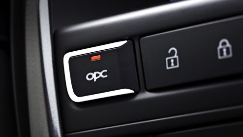 Het segment van de hot hatches gaat op de schop. De Golf GTI en Megane RS krijgen binnenkort gezelschap van onder andere de nieuwe Astra OPC. Opel zet de concurrentie op de tweede plaats met nog meer