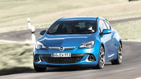 Het segment van de hot hatches gaat op de schop. De Golf GTI en Megane RS krijgen binnenkort gezelschap van onder andere de nieuwe Astra OPC. Opel zet de concurrentie op de tweede plaats met nog meer