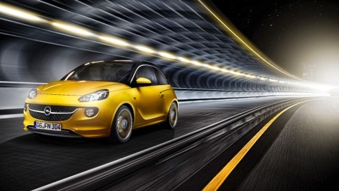 Vanaf halverwege volgende maand kan de nieuwe Opel Adam worden besteld. Alle reden om dus de (vanaf)prijs bekend te maken: 12.495 euro. Opels kleinste is helemaal naar eigen smaak aan te kleden en wo