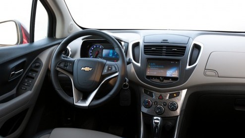 Nu de Opel Mokka bij de dealer staat mag zustermerk Chevrolet zich voorbereiden op de introductie van de Trax. Hoewel hij pas in april wordt gentroduceerd en er geen prijzen bekend zijn, is er al wel