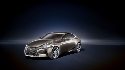 Lexus presenteert een hybride aandrijflijn met 2.5 liter benzinemotor in Parijs. Het nieuwe staaltje zuinigheid met een CO2-uitstoot onder de 100 gram is verpakt in een middenklasse coup die luistert