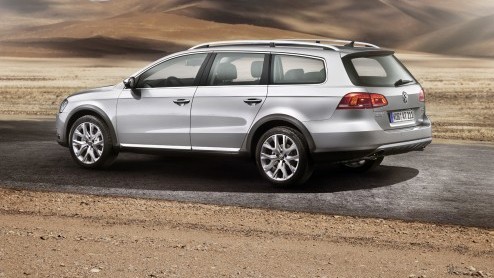 Aan het eind van volgende week beleeft de Volkswagen Passat Alltrack zijn wereldpremire op de Tokio Motor Show. Het is een stoere variant van de gewone Passat, leverbaar met vierwielaandrijving. Rond