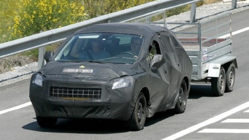 Het duurt nog even, maar zijn komst is hard nodig; de Peugeot 3008. Dit nieuwe ruimte-wonder wordt het antwoord op de eveneens nog niet geintroduceerde Renault Scenic en bestaande populaire pakezels.