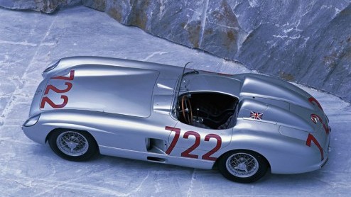 Omdat de SLR blijkbaar nog niet exclusief genoeg was, hebben de heren van Mercedes nu een speciale uitvoering van de SLR op de markt gebracht. De SLR 722 Edition zoals de speciale versie heet, is nog 