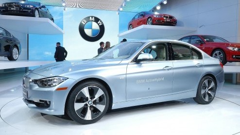 Na al het nieuws van de Detroit Motor Show 2012 willen we je de live-beelden van alle nieuwkomers, waaronder de nieuwe Ford Mondeo en Mercedes-Benz SL, natuurlijk niet onthouden. Bekijk hier de uitgeb