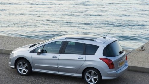 Met de komst van de 308 SW verdwijnt zowel de 307 Break als SW uit de showroom. Beide modellen worden dus vervangen door n nieuwkomer. Al moet gezegd dat vooral de SW model heeft gestaan voor het li
