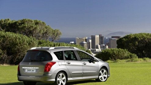 Met de komst van de 308 SW verdwijnt zowel de 307 Break als SW uit de showroom. Beide modellen worden dus vervangen door n nieuwkomer. Al moet gezegd dat vooral de SW model heeft gestaan voor het li