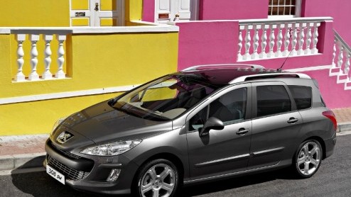 De Peugeot 308 SW heeft vandaag een prijs gekregen. Deze Franse gezinsauto beleefde onlangs zijn wereldpremiere, en nu is de vanafprijs vastgesteld op 20.250 euro. In mei gaan de eerste exemplaren de