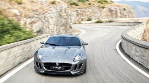 Het merk Jaguar bloeit lekker op. Na de nieuwe XJ en vernieuwde XK en XF kijkt men ook alvast verder vooruit. De Engelsen presenteren volgende week de C-X16, een compacte sportwagen die onder de XK wo