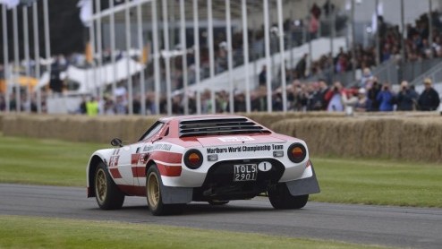 Spannende primeurs, veel spektakel en fraaie historie van de automobielindustrie komt al jaren samen op Goodwood Festival of Speed. De fotogalerij neemt je nog even mee naar het legendarische autofees