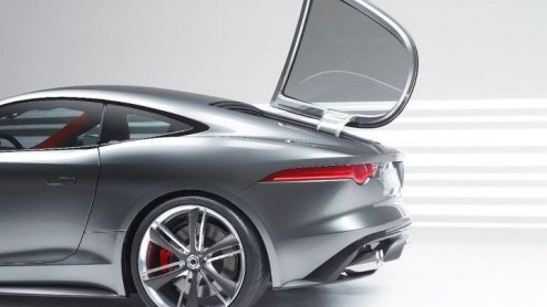 Het merk Jaguar bloeit lekker op. Na de nieuwe XJ en vernieuwde XK en XF kijkt men ook alvast verder vooruit. De Engelsen presenteren volgende week de C-X16, een compacte sportwagen die onder de XK wo