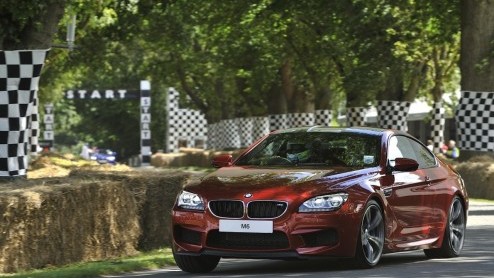 Spannende primeurs, veel spektakel en fraaie historie van de automobielindustrie komt al jaren samen op Goodwood Festival of Speed. De fotogalerij neemt je nog even mee naar het legendarische autofees