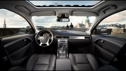 Volvo is marktleider met Estates. Het weerhoudt de importeur er niet van de V70 in een aantrekkelijk jasje te steken. Op de Amsterdamse AutoRAI presenteert Volvo de V70 Limited Edition, een uitvoerin