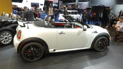 Na al het nieuws van de Detroit Motor Show 2012 willen we je de live-beelden van alle nieuwkomers, waaronder de nieuwe Ford Mondeo en Mercedes-Benz SL, natuurlijk niet onthouden. Bekijk hier de uitgeb