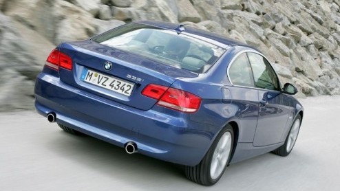 Van veel BMWs werden we de laatste jaren niet echt opgewonden. Maar de jongste aanvulling op het gamma is weer als vanouds een product dat Freude am Fahren biedt. Hij heet 335i Coup en brengt een