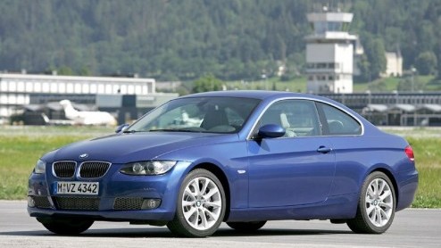 Van veel BMWs werden we de laatste jaren niet echt opgewonden. Maar de jongste aanvulling op het gamma is weer als vanouds een product dat Freude am Fahren biedt. Hij heet 335i Coup en brengt een