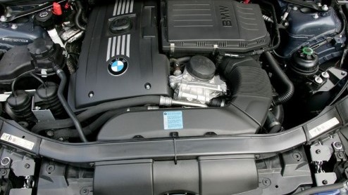 Van veel BMWs werden we de laatste jaren niet echt opgewonden. Maar de jongste aanvulling op het gamma is weer als vanouds een product dat Freude am Fahren biedt. Hij heet 335i Coup en brengt een