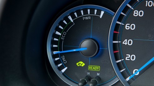 Toyota heeft het alternatief voor de compacte spaardiesel in aantocht. Is het er een op LPG of aardgas? Nee, de Japanners wedden - bijna traditiegetrouw - op een hybride met benzinemotor. De Yaris hyb