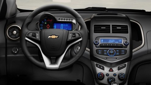 Chevrolet brengt de Aveo 1.3 diesel in het nieuws met een Business Package. Het pakket biedt allerlei fijne extras die meer kosten dan de 995 euro die de dealer rekent. De prijs van de Aveo 1.3D met 