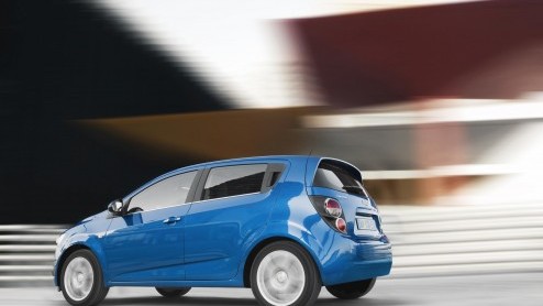 Chevrolet brengt de Aveo 1.3 diesel in het nieuws met een Business Package. Het pakket biedt allerlei fijne extras die meer kosten dan de 995 euro die de dealer rekent. De prijs van de Aveo 1.3D met 