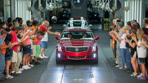 Cadillac meldt met gepaste trots dat de productie van hun nieuwe sportsedan ATS in Amerika is gestart. Vanaf augustus staat hij daar in de showroom. Nederland is vanaf november aan de beurt.