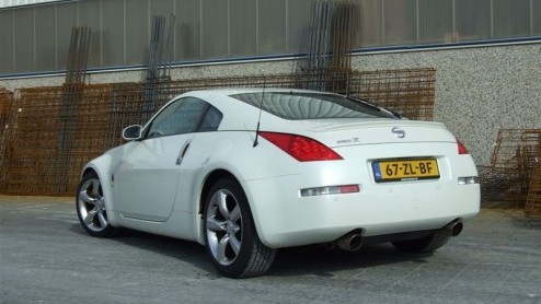 Nissan is al druk doende met de opvolger van de 350Z, maar dat weerhield ons er niet van om toch nog even aan het huidige model te proeven. Een sportcoup met achterwielaandrijving en ruim 300 pk, daa