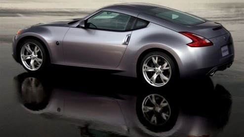 Tussen alle nieuwe zuinige vertegenwoordiging van Nissan werken de Japanners ook aan een nieuwe krachtige strijder, gepositioneerd onder de almachtige GT-R. De nieuwe 350Z, die als 370Z  met dus meer