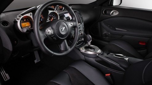 Vlak voor de Chicago Auto Show heeft Nissan het doek getrokken van de 'nieuwe' 370Z. Zijn makers hebben 'm een facelift gegeven die je met het blote oog bijna niet kan zien.