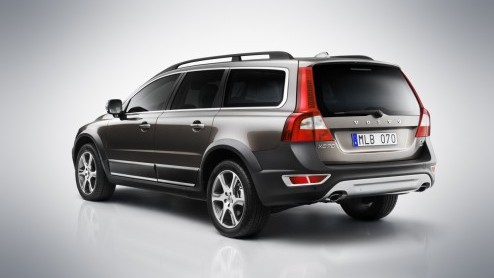 Volvo maakt nu zelf officieel bekend de V70, XC70 en S80 op te waarderen met nieuwe Volvo Sensus-infotainment en de laatste veiligheidstechnologien. De verfijnde aandrijflijnen zorgen bovendien voor 